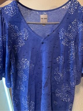 NIC+ZOE Cobalt Blue V-Neck Knit Tunic with White Dot Pattern